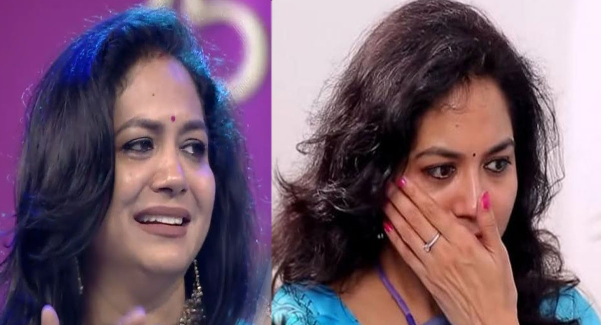 నేను డిప్రెషన్ నుండి బయటపడటానికి ఆయనే కారణం.. సింగర్ సునీత!