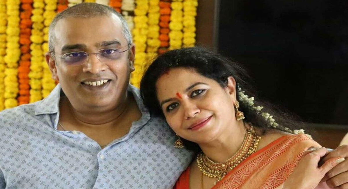 సింగర్ సునీత రెండవ పెళ్ళి పై విమర్శలు … కంట తడి పెట్టుకున్న సింగర్!