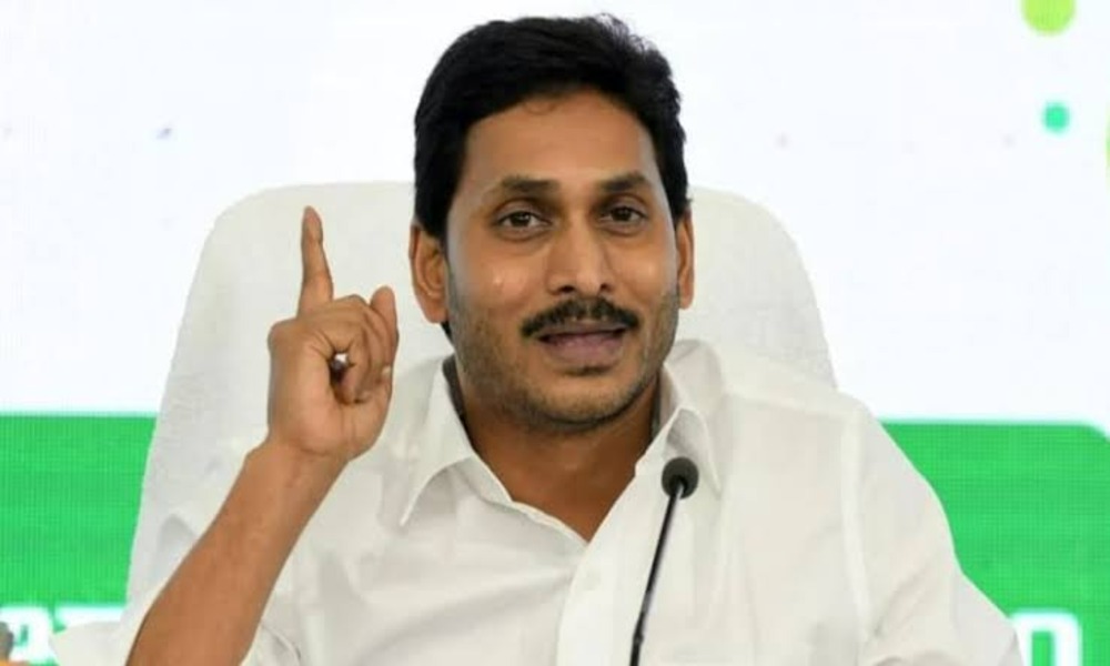 వైసీపీ నేతలు చేస్తున్న తప్పులను గుర్తించు జగన్.. వాళ్ల వల్ల నష్టమే?