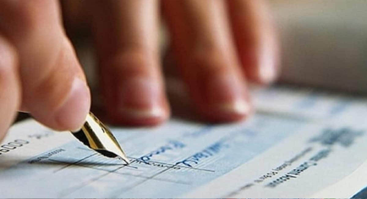 మీకు చెక్ బుక్ ఉందా.. ఈ రూల్స్ పాటించకపోతే మీ క్రెడిట్ స్కోర్?