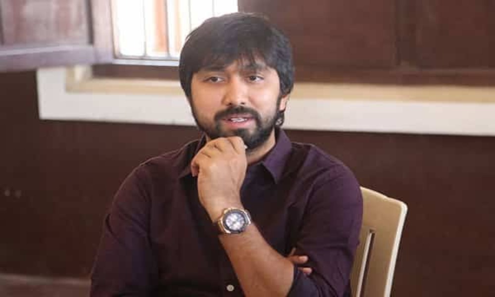 చేతిలో సెన్సేషనల్ ఆఫర్ తో “వాల్తేరు వీరయ్య” దర్శకుడు బాబీ.!