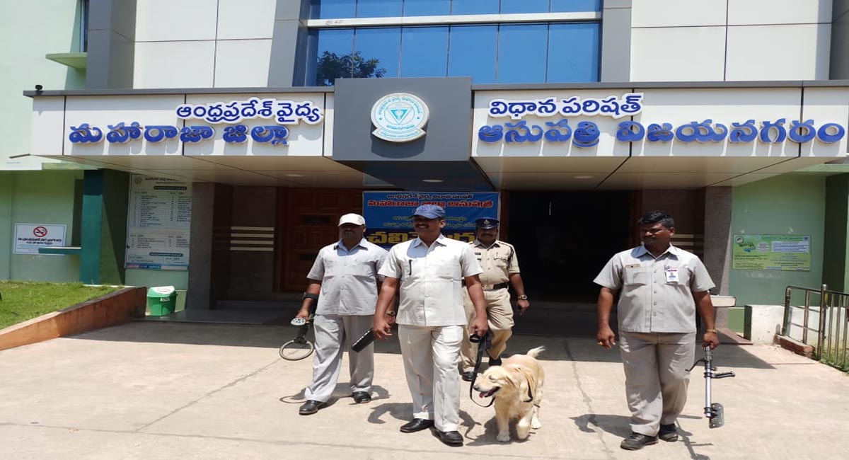 ఆస్పత్రుల పేర్లు మార్చడం అవసరమా జగన్.. విమర్శలు వినిపించట్లేదా?