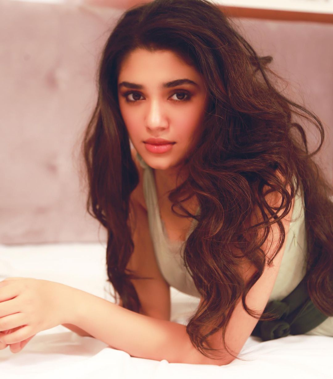 Krithi Shetty – కృతి శెట్టి క్యూట్ లుక్స్