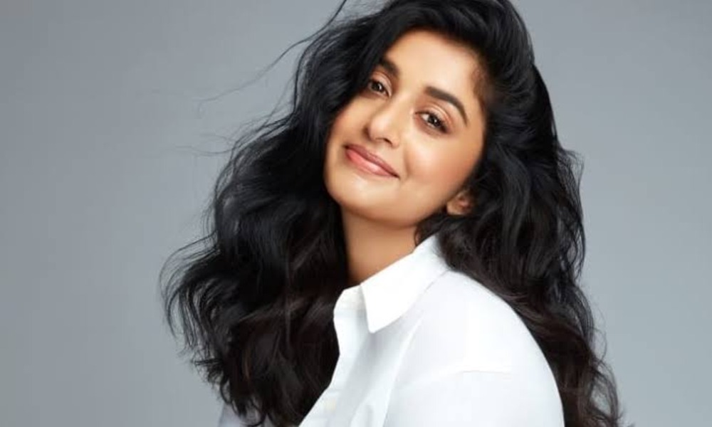 తన కుటుంబం పై కోర్ట్ కి ఎక్కిన స్టార్  హీరోయిన్