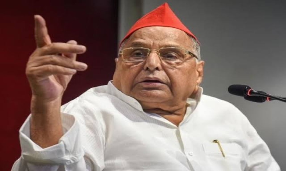 వెన్నుపోటుకు బలైపోయిన ములాయం సింగ్ యాదవ్.!