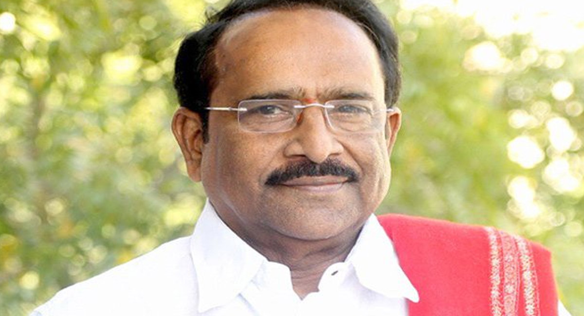 కార్తికేయ 2 డైరెక్టర్ కి హ్యాట్సాఫ్… సినిమా పై ప్రశంసలు కురిపించిన పరుచూరి!