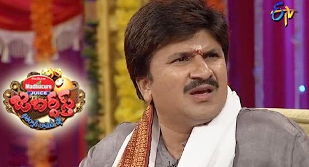 క్రేజీ ఆఫర్స్ వచ్చిన రాఘవ జబర్దస్త్ వదిలి వెళ్ళక పోవడానికి కారణం అదేనా?