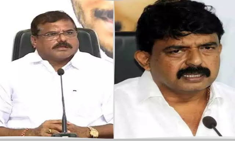 ఆ వైసీపీ ఎమ్మెల్యేలు టిక్కెట్లను వద్దనుకుంటున్నారట.!