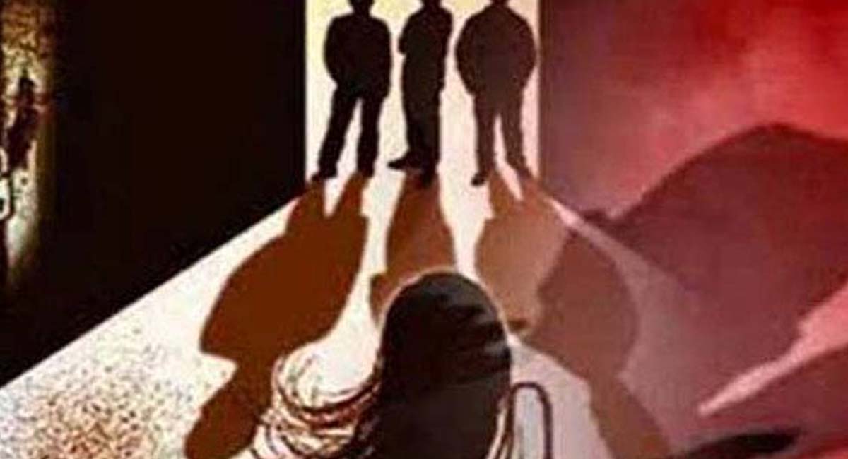 గౌరవమైన వైద్య వృత్తిలో ఉంటూ స్నేహితులతో కలిసి ఈ డాక్టర్ చేసిన పని తెలిస్తే ఛీ కొడతారు..?