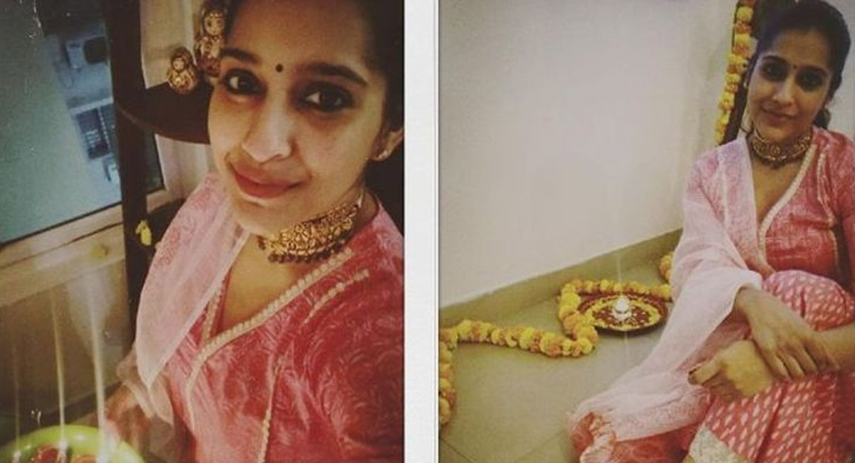 దీపాల కాంతుల మధ్య వెలిగిపోతున్న రష్మి… వైరల్ అవుతున్న ఫోటోలు…!