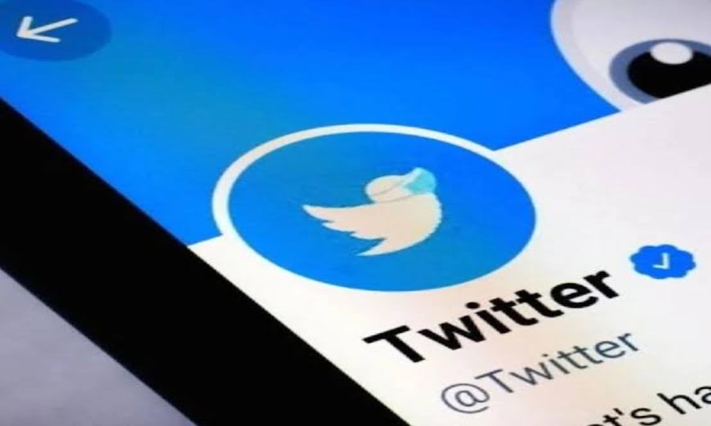 వైరల్ : బ్లూ టిక్స్ పోగొట్టుకుంటున్న సెలెబ్రెటీలు.!