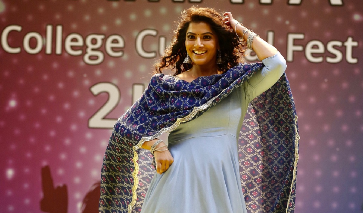 వరలక్ష్మీ శరత్ కుమార్‌తో అనిల్ కాట్జ్ దర్శకత్వంలో మహా మూవీస్ నిర్మిస్తున్న ‘శబరి’ విశాఖ షెడ్యూల్ పూర్తి