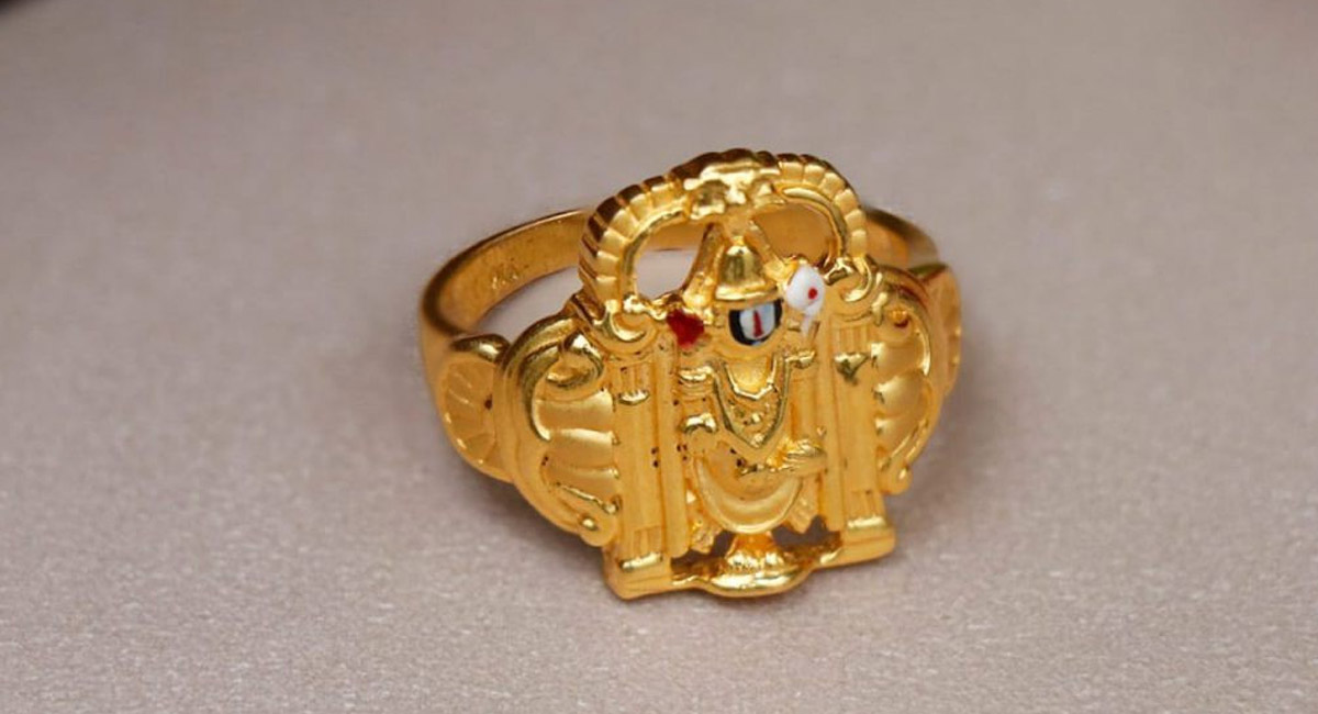 దేవుడి బొమ్మ ఉన్న ఉంగరాన్ని ధరిస్తున్నారా… ఈ విషయాలు తెలుసుకోవాల్సిందే?