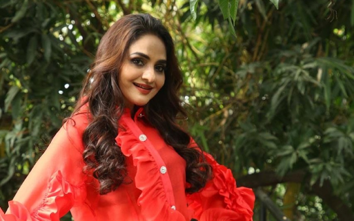 ‘ప్రేమ దేశం’ అన్ని వర్గాల ప్రేక్షకుల్ని ఆకట్టుకునే మూవీ.. మధుబాల.