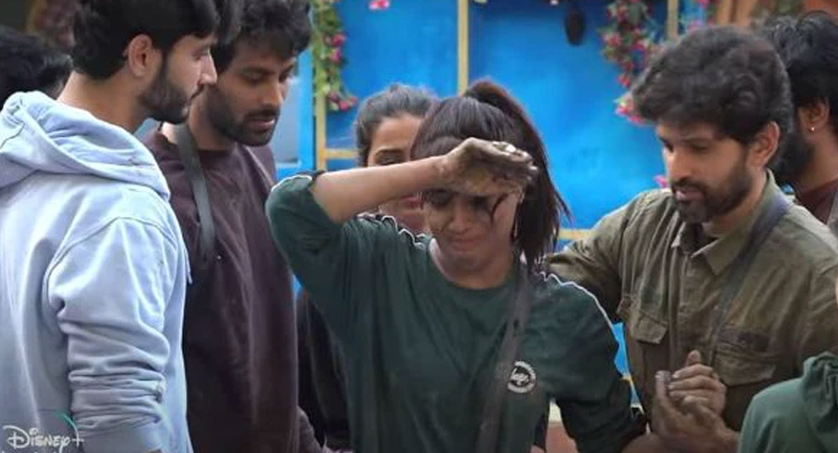 పాము నిచ్చెన టాస్క్ ఇచ్చిన బిగ్ బాస్.. చెయ్యి నొప్పితో ఎమోషనల్ అయిన కీర్తి..?