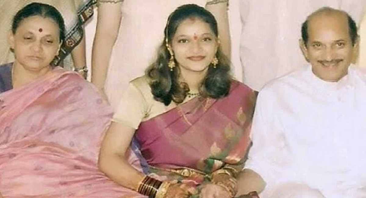 కృష్ణ పెళ్లి రోజుని గుర్తు చేసుకుని ఎమోషనల్ పోస్ట్ షేర్ చేసిన మంజుల… పోస్ట్ వైరల్!