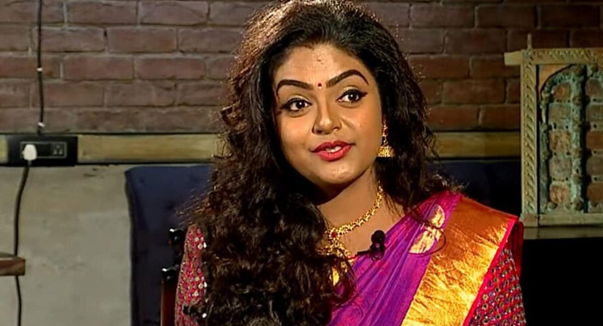 వంటలక్క నిజ జీవితంలో ఇంత రిచ్చా… షాకింగ్ విషయాలు బయటపెట్టిన ప్రేమి విశ్వనాథ్!