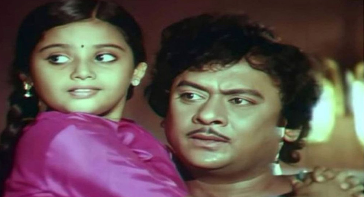 కృష్ణంరాజు ఒడిలో ఉన్న ఈ చిన్నారి సౌత్ ఇండస్ట్రీలో స్టార్ హీరోయిన్ అని తెలుసా?