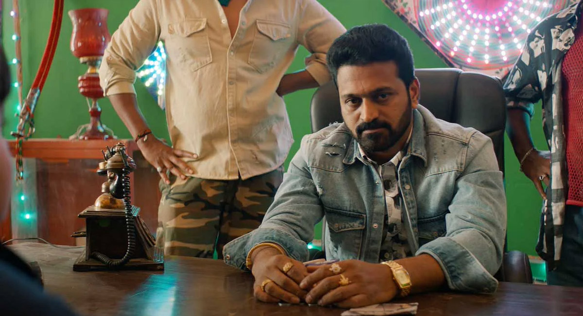 బాలీవుడ్ సినిమాలు అందుకే సక్సెస్ కాలేదు.. షాకింగ్ కామెంట్స్ చేసిన రిషబ్ శెట్టి!