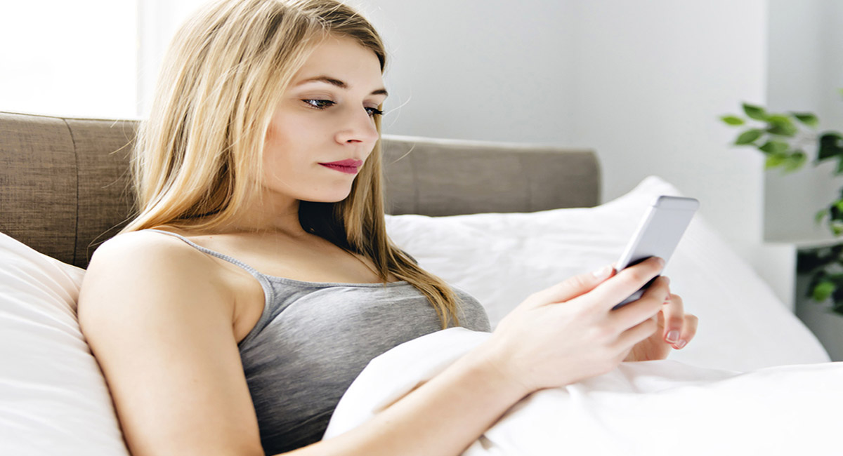 ఉదయం నిద్ర లేవగానే స్మార్ట్ ఫోన్ వినియోగిస్తున్నారా… మీరు ఈ ప్రమాదంలో పడినట్లే?