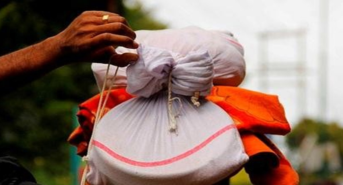 మాల దీక్ష అనంతరం ఇరుముడి కట్టడం వెనుక ఉన్న ఆంతర్యం ఏమిటో తెలుసా?