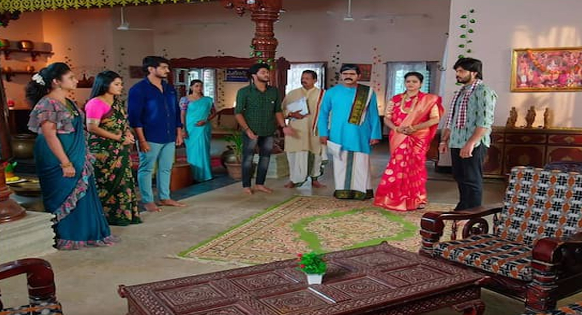 ఇంటి పత్రాలు తాకట్టు పెట్టాడని రామాను నిలదీసిన అఖిల్…. నిజం చెప్పేసిన రామ!