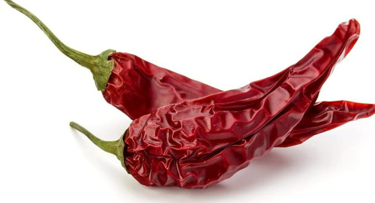 అనుకున్న పనులు నెరవేరక ఇబ్బంది పడుతున్నారా.. అయితే ఎండుమిరపకాయలతో ఇలా చేస్తే సరి?