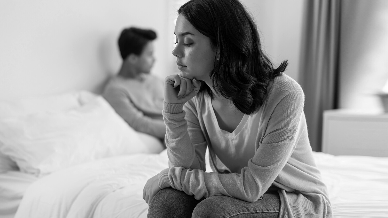 మీ పార్ట్నర్ దగ్గర ఈ సీక్రెట్స్ ఎప్పటికీ దాచి పెట్టండి… పొరపాటున కూడా చెప్పొద్దు!