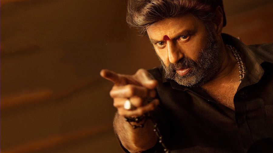 బాలయ్య ఆ స్టార్ హీరోని తొక్కేస్తాడా.?