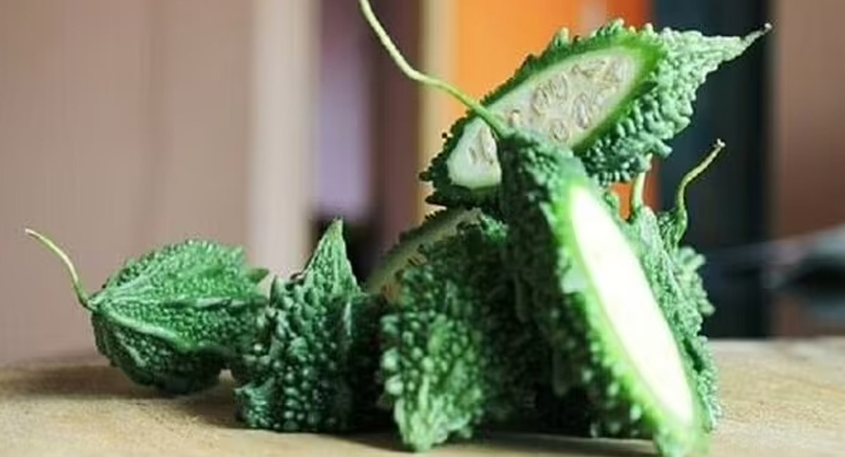 కాకరకాయతో వీటిని కలిపి తింటే మీ ఆరోగ్యం ప్రమాదంలో పడినట్లే?