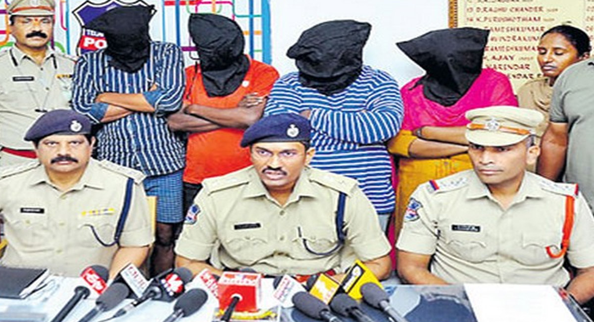 కిరాయి గుండాలతో కట్టుకున్న భర్తను కడతేర్చిన భార్య.. ఆ వీడియోలు చూపించటం వల్లే..?