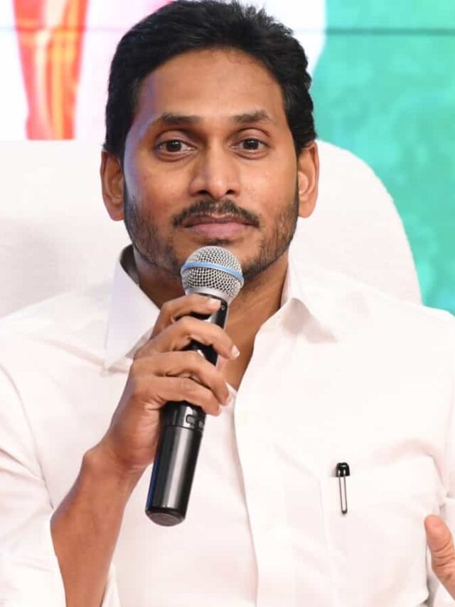 చంద్రబాబును చూస్తే గుర్తొచ్చేవి ఆ రెండే.. జగన్ సంచలన వ్యాఖ్యలు?