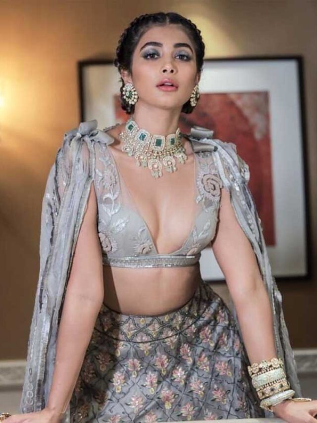 బాలీవుడ్ స్టార్ హీరో డేటింగ్ లో ఉన్న పూజా హెగ్డే… షాక్ లో టాలివుడ్ దర్శకుడు?