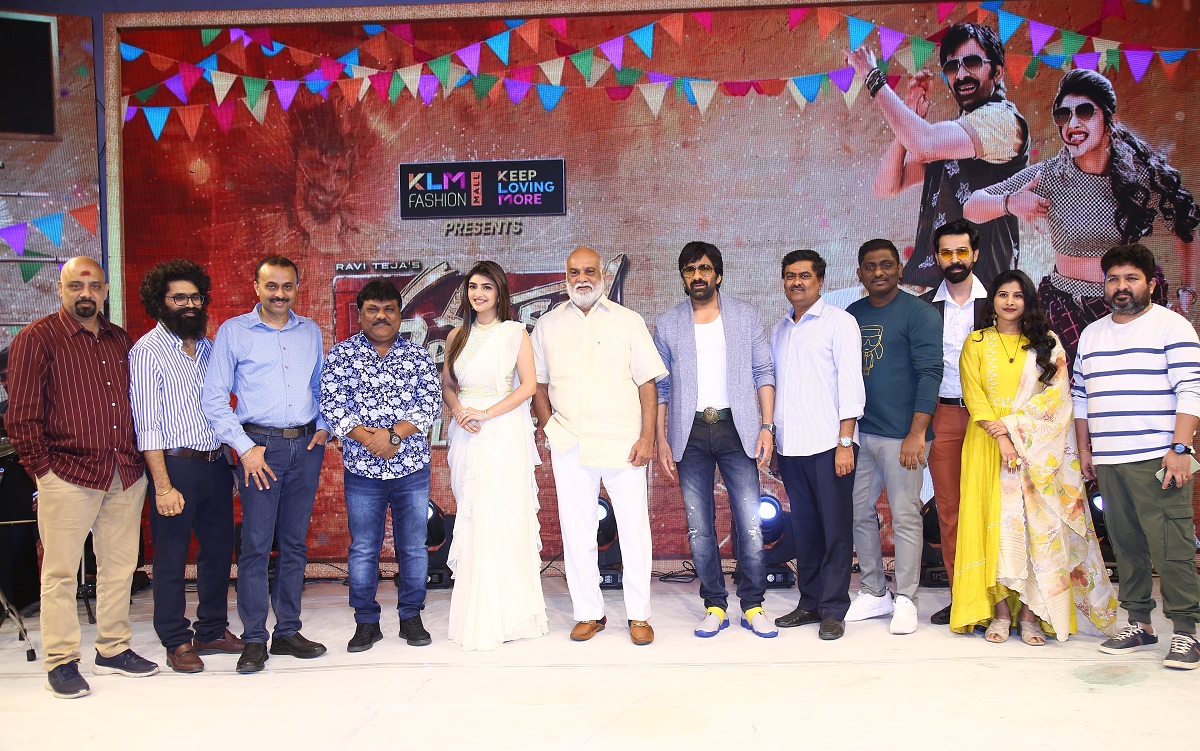 ‘ధమాకా’ ప్రీరిలీజ్ ఈవెంట్ లో చిత్ర యూనిట్