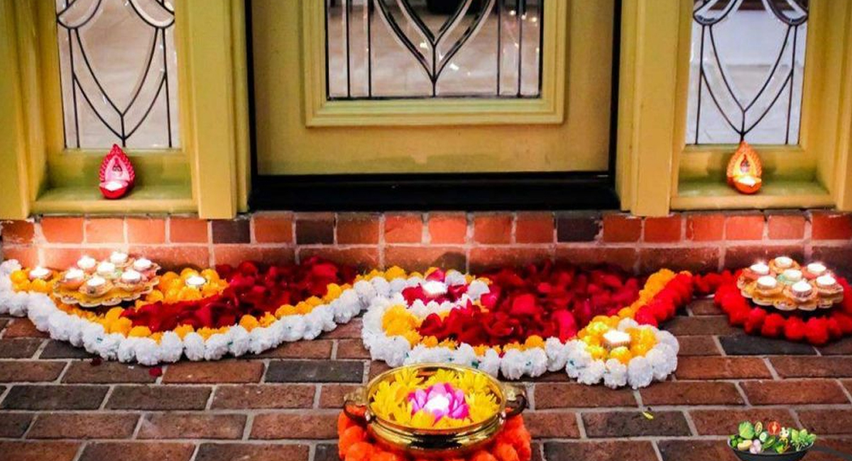 పొరపాటున కూడా ఇంటి గుమ్మం ముందు ఈ వస్తువులను అస్సలు పెట్టకండి.. పెట్టారో అంతే సంగతులు!