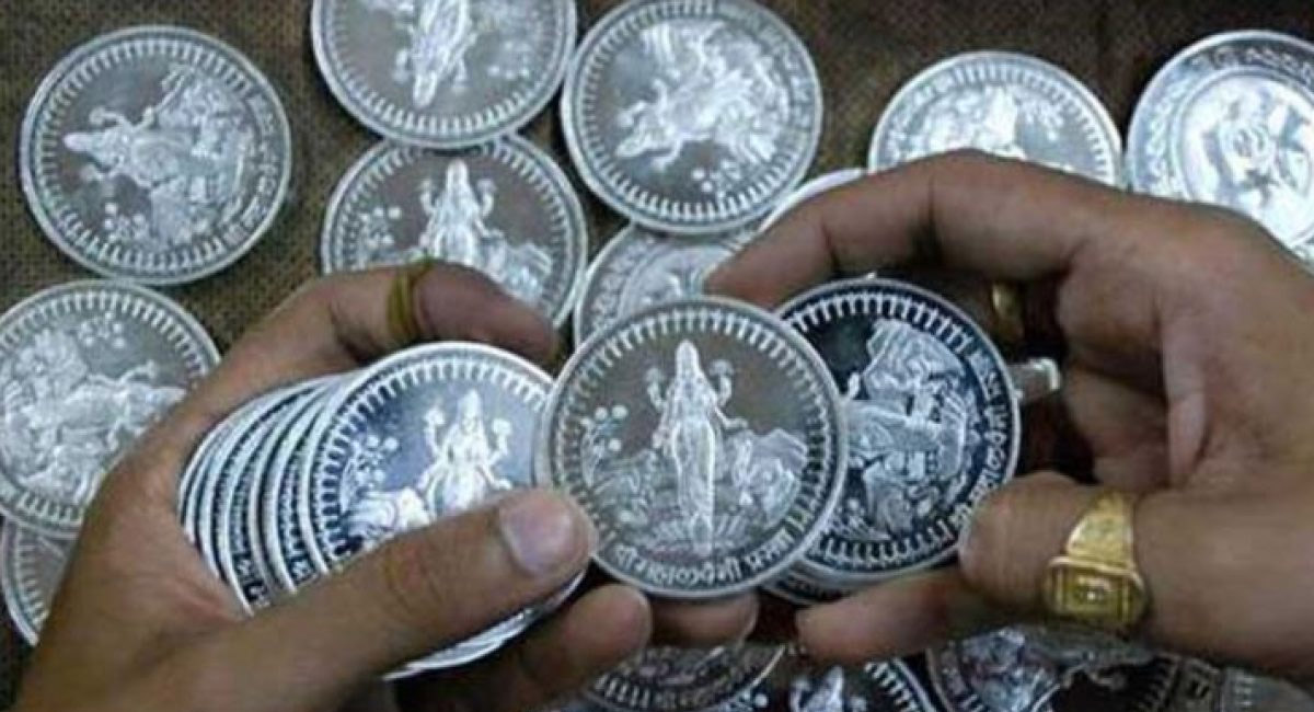 పర్సులో ఈ ఒక్క వస్తువు ఉంచితే మీ పర్స్ ఎప్పుడూ ఖాళీ అవదు తెలుసా?