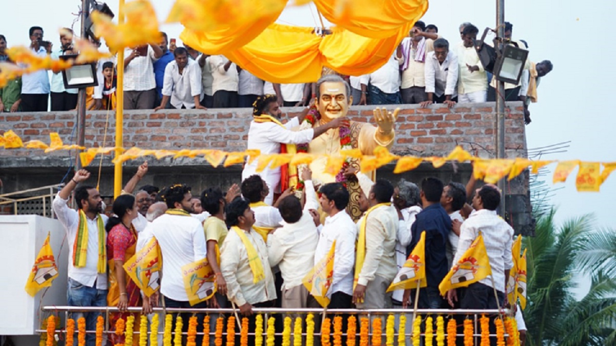 ఎన్.టి.ఆర్ కాంస్య విగ్రహం ఆవిష్కరణ  -నందమూరి తారకరత్న