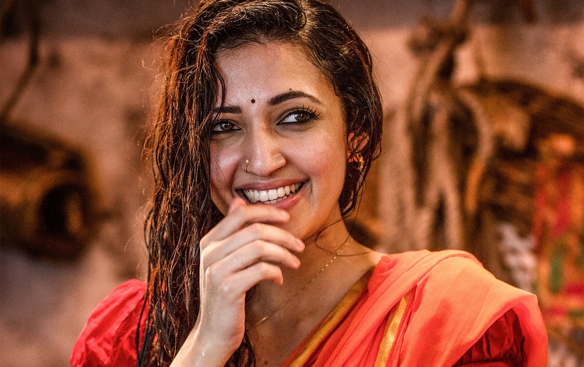 నేహా శెట్టి – పుట్టినరోజు సందర్భంగా ‘బెదురులంక 2012’ ఫస్ట్ లుక్ విడుదల