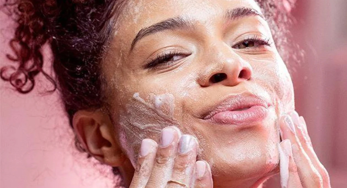 జిడ్డు చర్మం సమస్యతో బాధపడుతున్నారా…  ఈ పేస్ ప్యాక్ తో సమస్యకు చెక్ పెట్టండి!