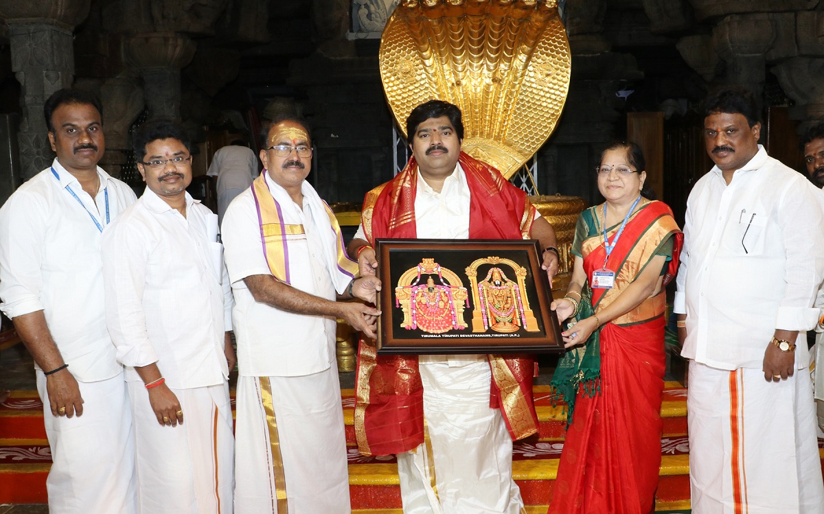 టిటిడి ధ‌ర్మక‌ర్తల మండ‌లి స‌భ్యునిగా శ్రీ దాసరి కిరణ్ కుమార్ ప్రమాణస్వీకారం