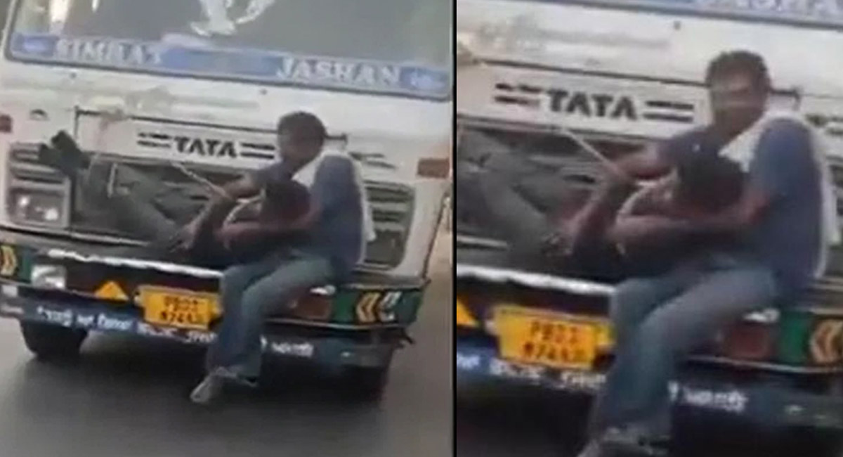 దారుణం… దొంగతనం చేశాడని ఆ వ్యక్తిని లారీకి కట్టి లాకెళ్లిన యజమానులు.. వీడియో వైరల్!