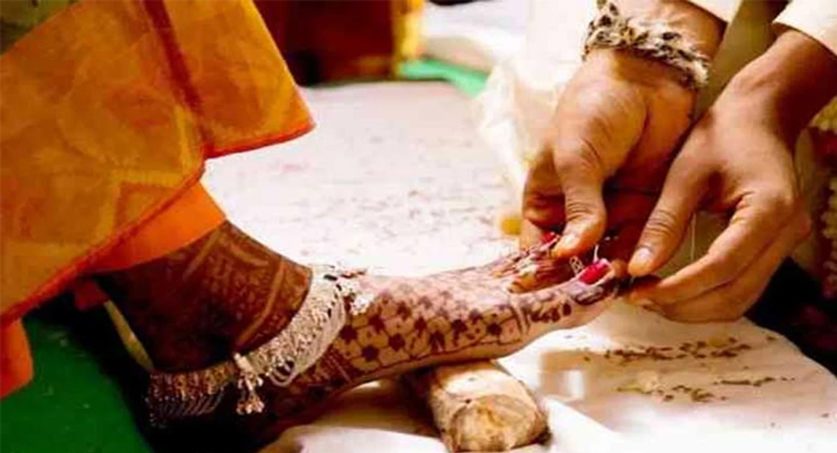 భర్త మరణించిన తర్వాత స్త్రీలు బొట్టు పెట్టుకోకూడదా…. ఇందులో నిజం ఎంత?