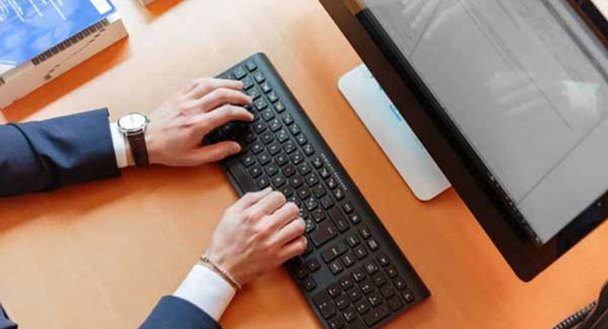 ఆన్లైన్లో టీ షర్ట్ ఆర్డర్ చేసి రూ. 10 లక్షలు పోగొట్టుకున్న యువతి..?