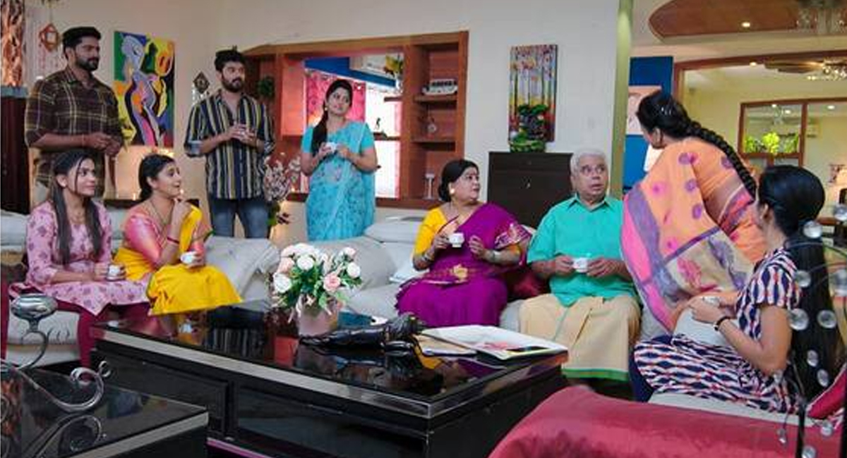 లాస్య మోహన నీళ్లు కొట్టిన రాములమ్మ… లాస్య వింత చేష్టలతో షాక్ లో కుటుంబ సభ్యులు!