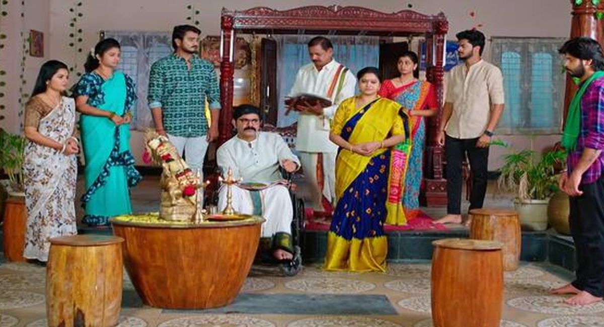 అప్పు కట్ట లేకపోయినా రామా….. కట్టుబట్టలతో రోడ్డుపై పడ్డ కుటుంబం!