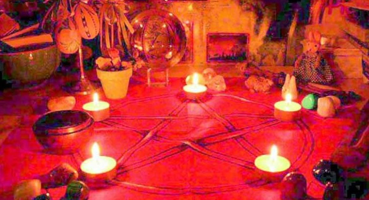 పిల్లలు పుట్టడం లేదని క్షుద్ర పూజలు చేయించి భార్య చేత అస్థికల తినిపించిన భర్త!