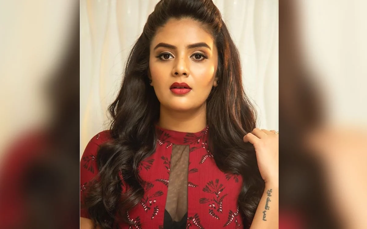 చిరుకి ‘ఐ లవ్ యు’ చెప్తున్న యంగ్ యాంకర్..పిక్ వైరల్!