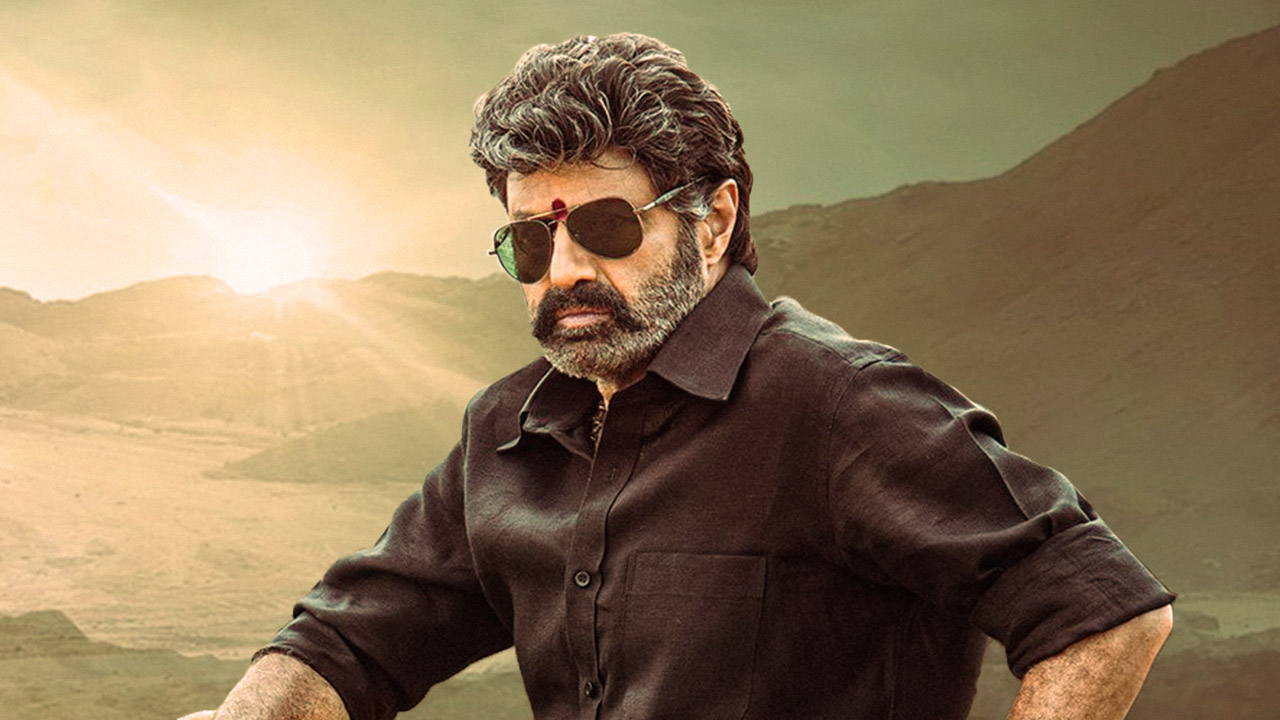 మరోసారి బాలయ్యతో లేటెస్ట్ సెన్సేషన్ మలయాళ బ్యూటీ.?