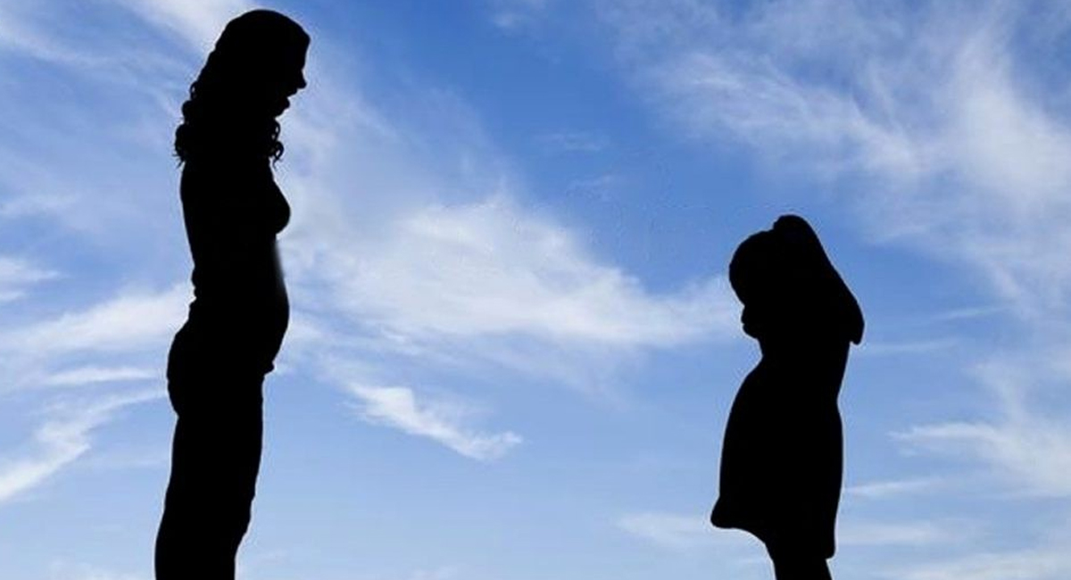 కూతురుపై ఉన్న ప్రేమతో కన్నతల్లి చేసిన పని తెలిస్తే కన్నీళ్లు లాగవు?