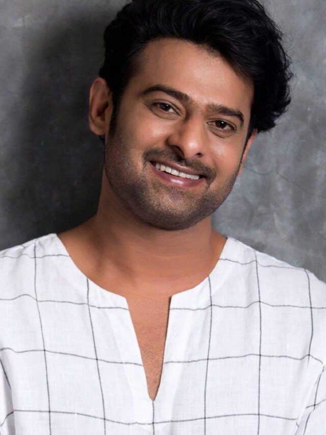 ఆ సూపర్ హిట్ సినిమాకి సమంతని కాదని మరొక హీరోయిన్ ని సెలెక్ట్ చేసుకున్న ప్రభాస్..?